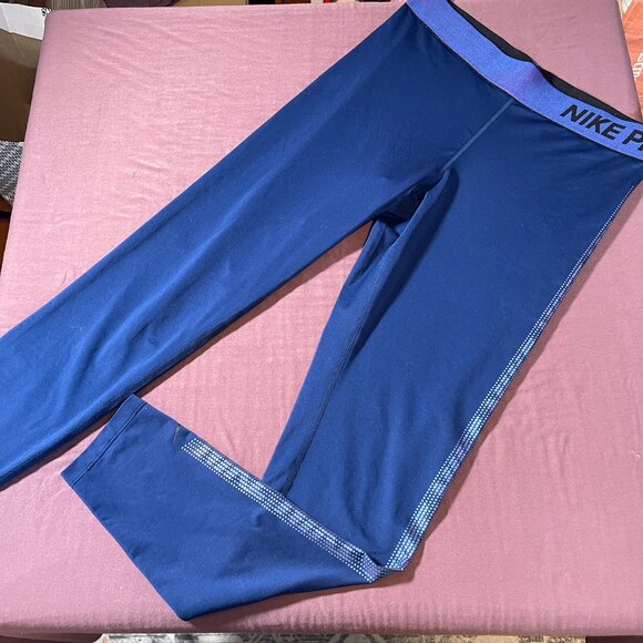 Nike Pro Leggings tights with logo on waist and down leg in purple - Size Large - Picture 1 of 7